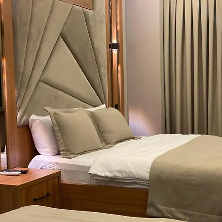 Vipinnhotels فندق *