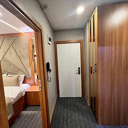 Hotel Vipinnhotels *