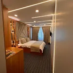 Hotel Vipinnhotels *