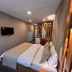 Hotel Vipinnhotels *